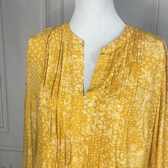 Yellow floral dress 🖤 - Picture 2 of 12